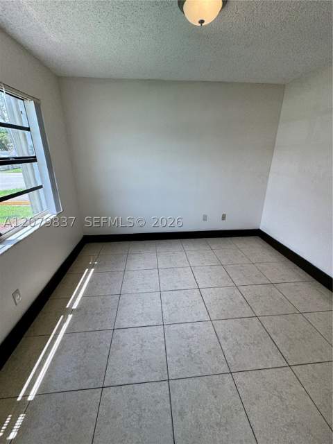 18224 Mediterranean Blvd 2-17, Miami FL - photo 13 of 27