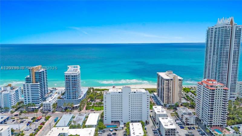 1 bedroom Condominium at 6450 Collins Ave 205, Ocean Park Condo, Miami Beach — photo 4
