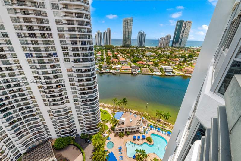 2 bedroom Condominium at 19101 NE 36th Ct 2607, Mystic Pointe Condo No Th, Aventura — photo 2