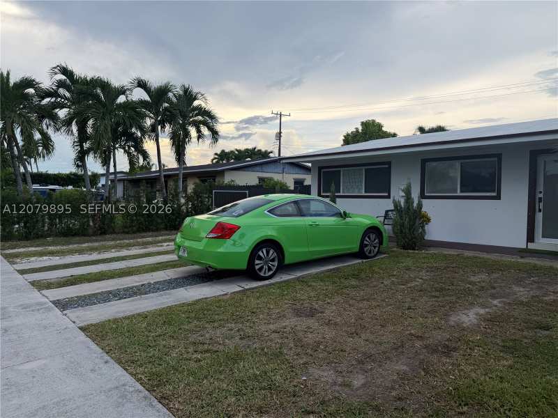 4 bedroom SingleFamilyResidence at 10411 SW sw 51st St, Heftler Homes Sec 3, Miami — photo 1
