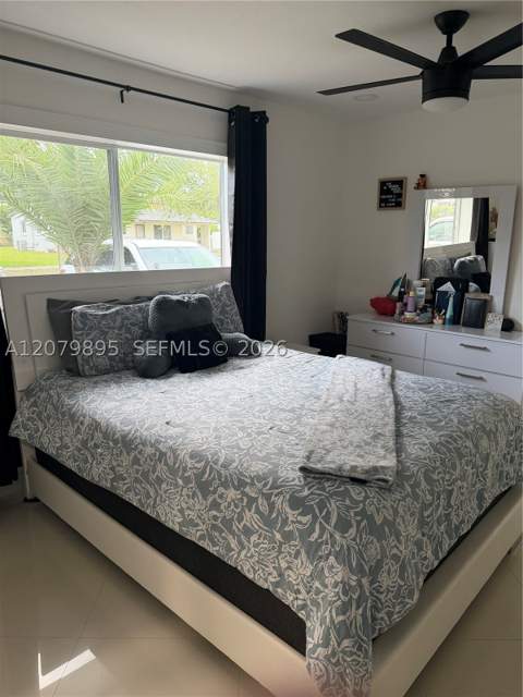 10411 SW sw 51st St, Miami FL - photo 12 of 55
