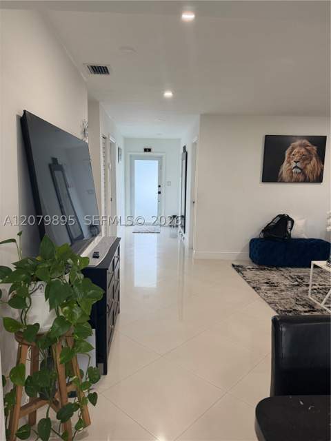 10411 SW sw 51st St, Miami FL - photo 7 of 55