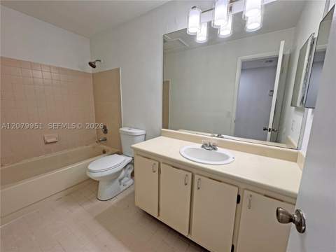 18905 NW 62nd Ave 204, Hialeah FL - photo 12 of 17