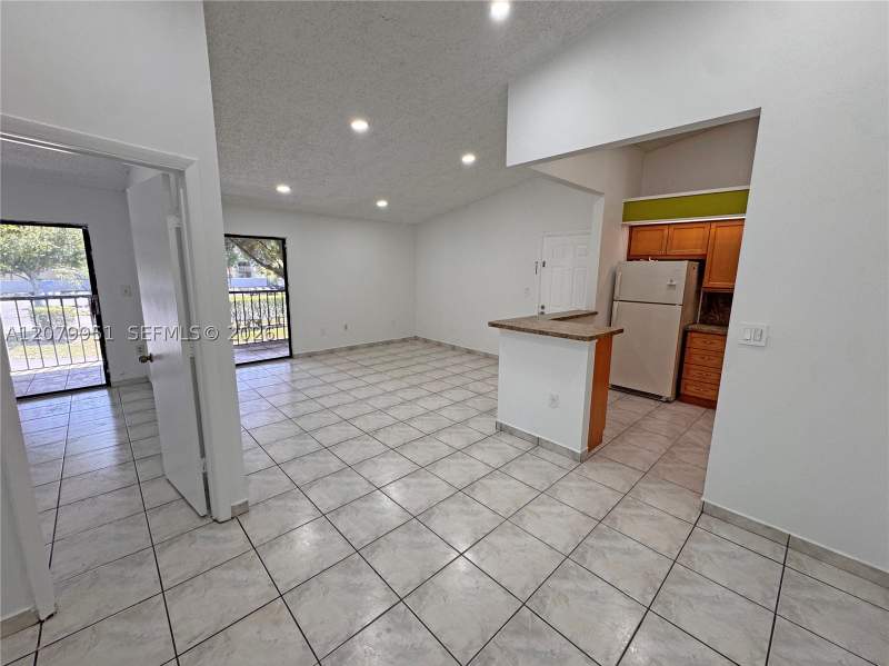 3 bedroom Condominium at 18905 NW 62nd Ave 204, Countryside Village Condo, Hialeah — photo 3