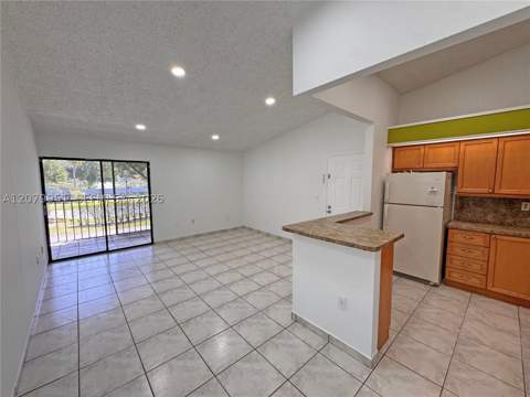 18905 NW 62nd Ave 204, Hialeah FL - photo 7 of 17