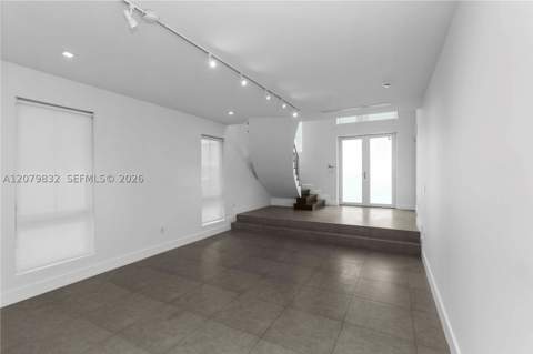 8249 NW 34th Dr, Doral FL - photo 6 of 31