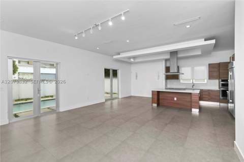 8249 NW 34th Dr, Doral FL - photo 8 of 31