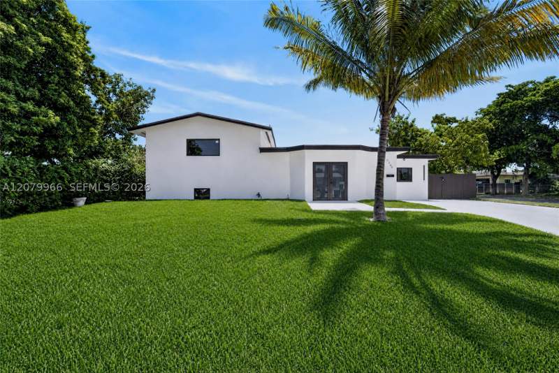 3 bedroom SingleFamilyResidence at 1200 NE 204th Ter, Mansionette Homes Sec 2, Miami — photo 3