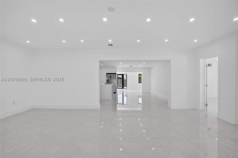3 bedroom SingleFamilyResidence at 1200 NE 204th Ter, Mansionette Homes Sec 2, Miami — photo 5