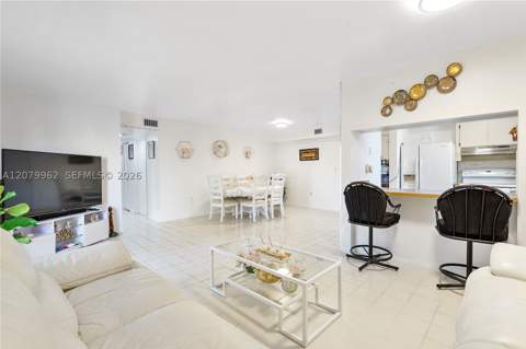 5825 W 25 Ct 212, Hialeah FL - photo 10 of 32