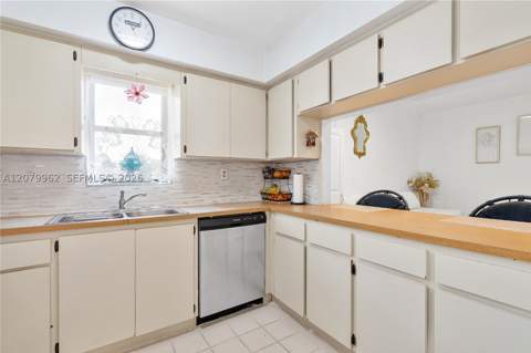 5825 W 25 Ct 212, Hialeah FL - photo 16 of 32
