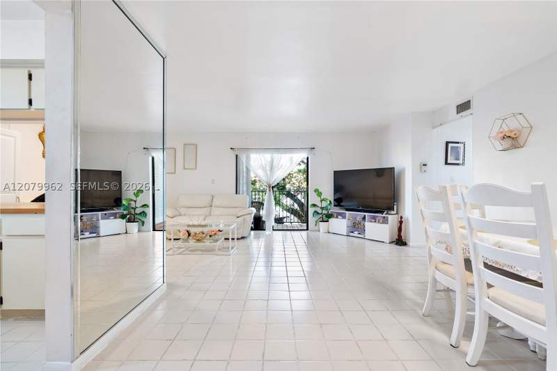 3 bedroom Condominium at 5825 W 25 Ct 212, El Pueblo De Vera Condo, Hialeah — photo 5