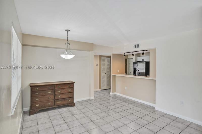2 bedroom Condominium at 8660 SW 212th St 111, Le Club At Old Cutler Con, Cutler Bay — photo 4