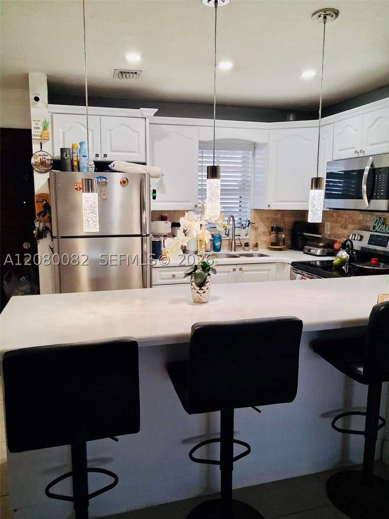 1 bedroom Condominium at 11741 SW 18th St 7-32, International Princess Co, Miami — photo 3