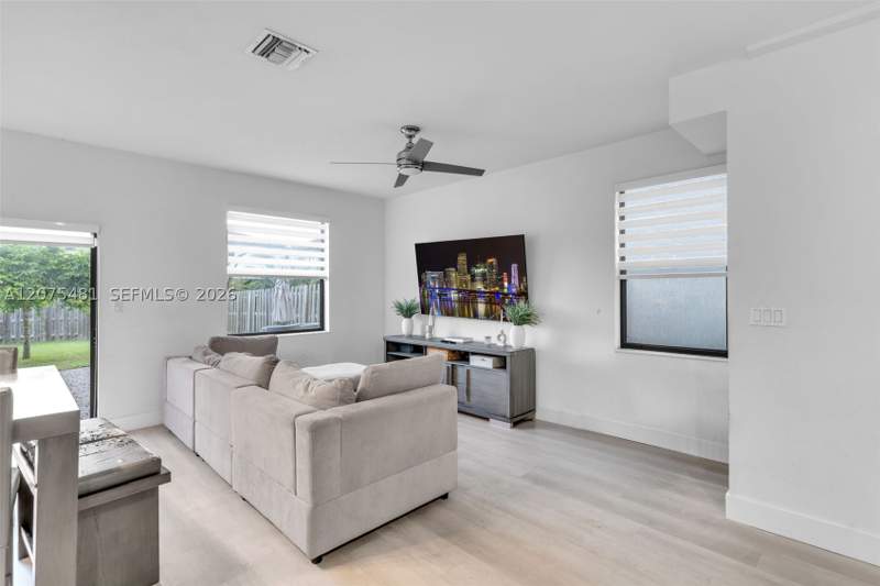 3 bedroom Townhouse at 25057 SW 108th Ave, S Allapattah Gardens, Homestead — photo 4