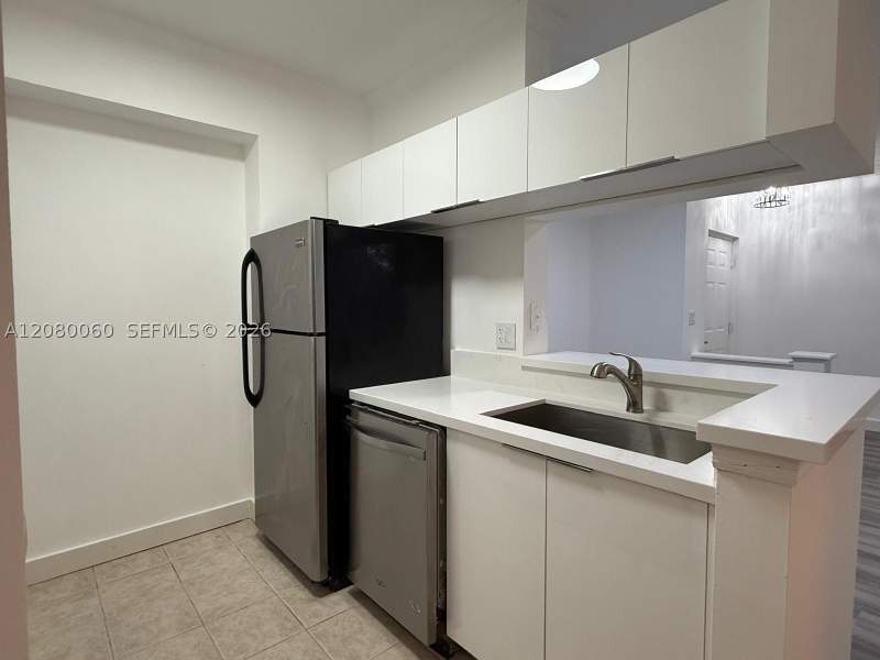 1 bedroom Condominium at 17150 N Bay Rd 2201, Porto Bellagio Condo, Sunny Isles Beach — photo 4