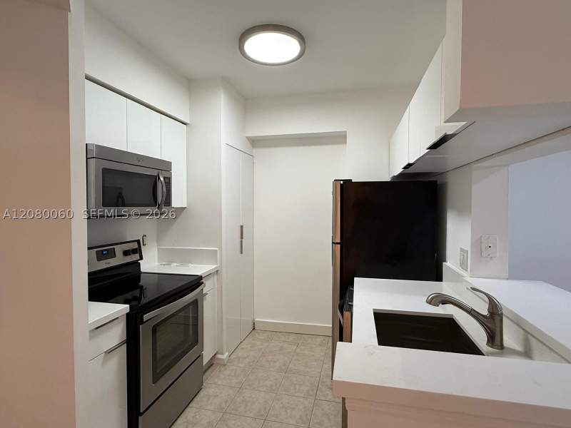 1 bedroom Condominium at 17150 N Bay Rd 2201, Porto Bellagio Condo, Sunny Isles Beach — photo 5