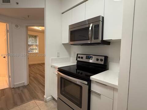 17150 N Bay Rd 2201, Sunny Isles Beach FL - photo 6 of 31