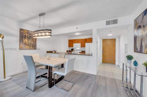 1200 Brickell Bay Dr 2904, Miami FL - photo 7 of 23
