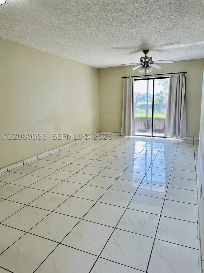 2 bedroom Condominium at 6565 W 26th Dr 34-104, Lago Grande Three-A Condo, Hialeah — photo 4