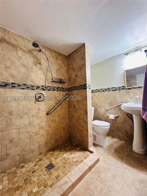 6565 W 26th Dr 34-104, Hialeah FL - photo 9 of 18