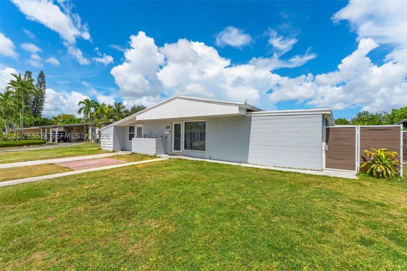 4 bedroom SingleFamilyResidence at 9741 Bahama Dr, Cutler Ridge Sec 5, Cutler Bay — photo 2