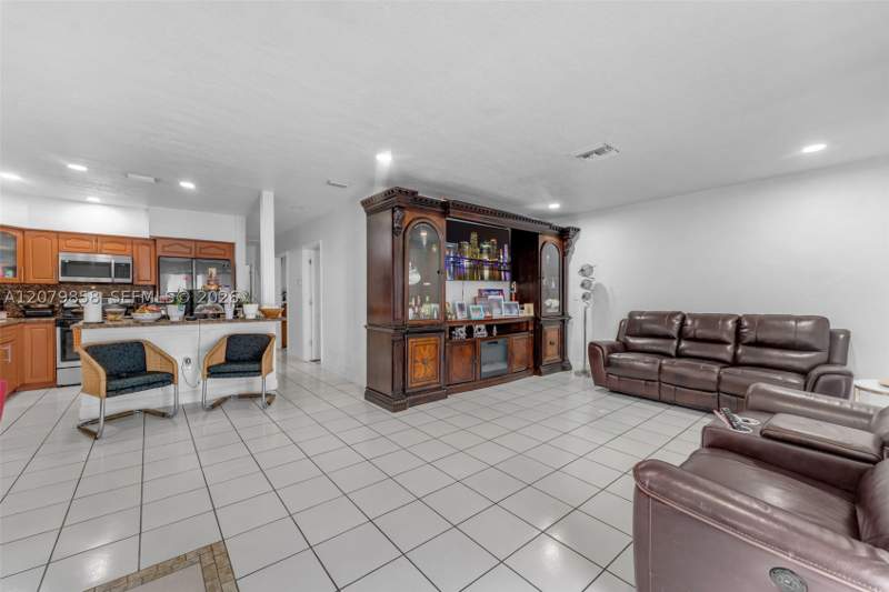 4 bedroom SingleFamilyResidence at 9741 Bahama Dr, Cutler Ridge Sec 5, Cutler Bay — photo 4
