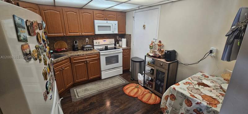 2 bedroom Condominium at 2780 NE 183rd St 212, Commodore Plaza Condo, Aventura — photo 5