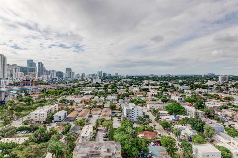 3 bedroom Condominium at 10 SW South River Dr Phii08, Neo Condo, Miami — photo 1