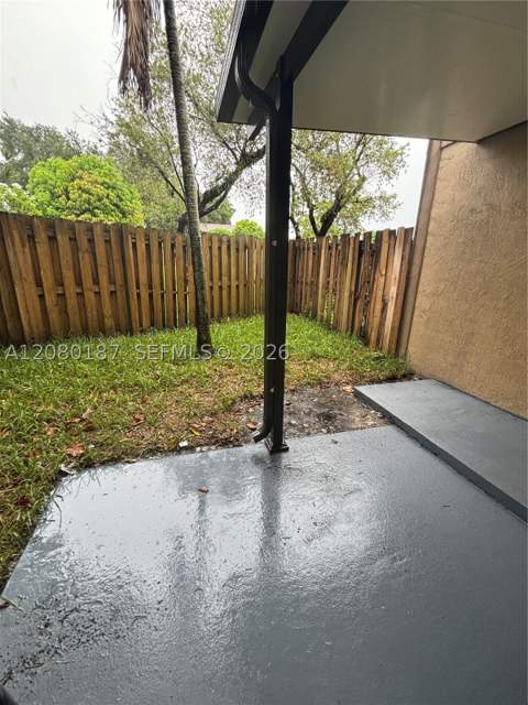 453 NE 210th Ter, Miami FL - photo 11 of 23