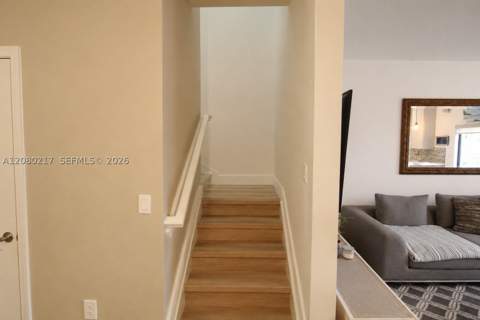 10327 NW 89th Ter, Doral FL - photo 14 of 35