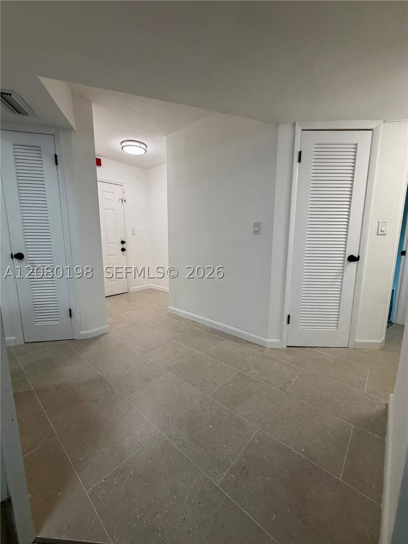 2 bedroom Condominium at 1101 NE 191st St H101, Rolling Green Condo H, Miami — photo 3