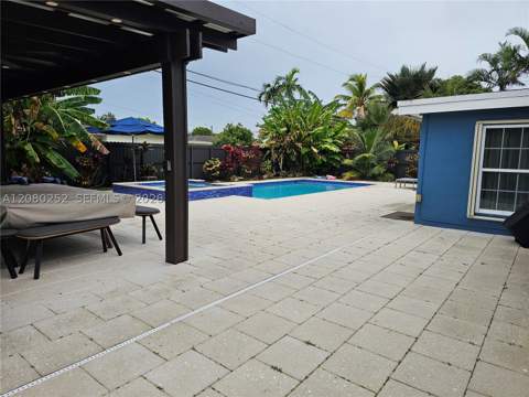 20700 Leeward Ln, Cutler Bay FL - photo 10 of 39