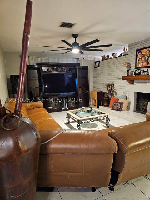 20700 Leeward Ln, Cutler Bay FL - photo 20 of 39