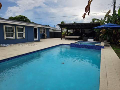 20700 Leeward Ln, Cutler Bay FL - photo 9 of 39