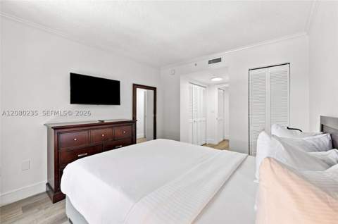 2951 S Bayshore Dr 305, Miami FL - photo 11 of 32