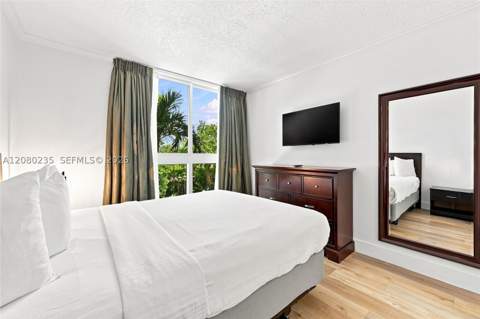 2951 S Bayshore Dr 305, Miami FL - photo 13 of 32