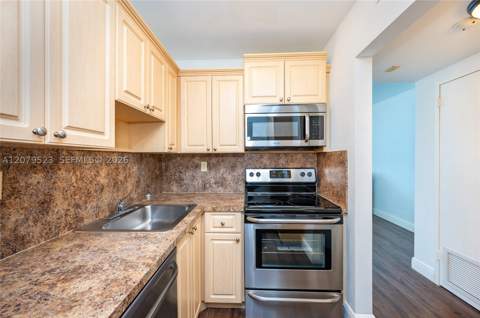2899 Collins Ave 1505, Miami Beach FL - photo 12 of 23