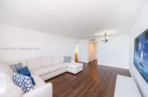 2899 Collins Ave 1505, Miami Beach FL - photo 13 of 23
