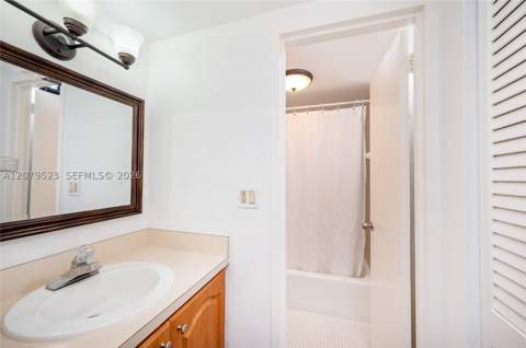 2899 Collins Ave 1505, Miami Beach FL - photo 16 of 23