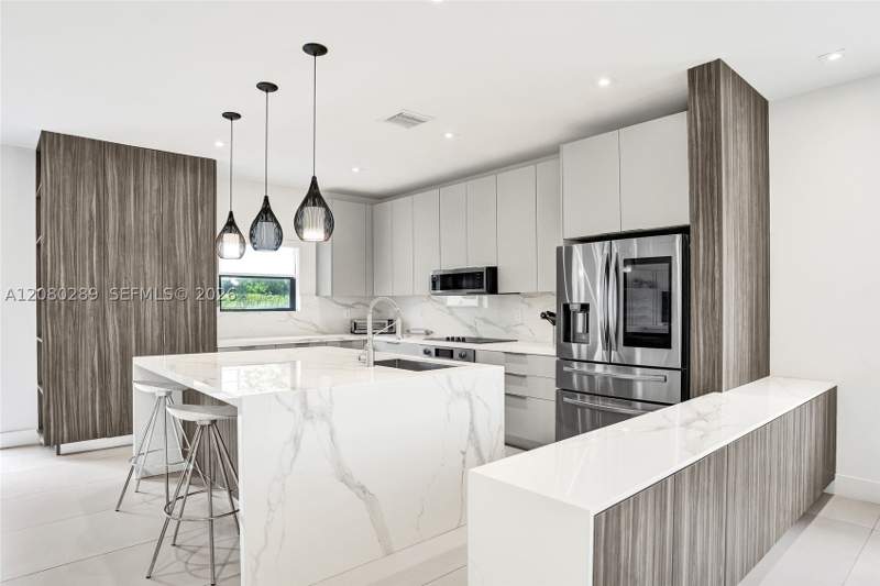 3 bedroom SingleFamilyResidence at 606 NE 191st Ter, Aventura Isles, Miami — photo 3