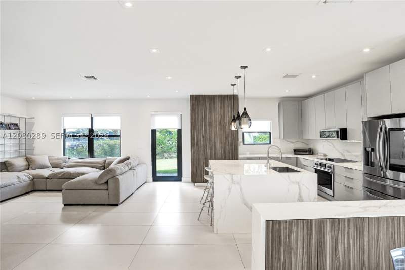 3 bedroom SingleFamilyResidence at 606 NE 191st Ter, Aventura Isles, Miami — photo 4