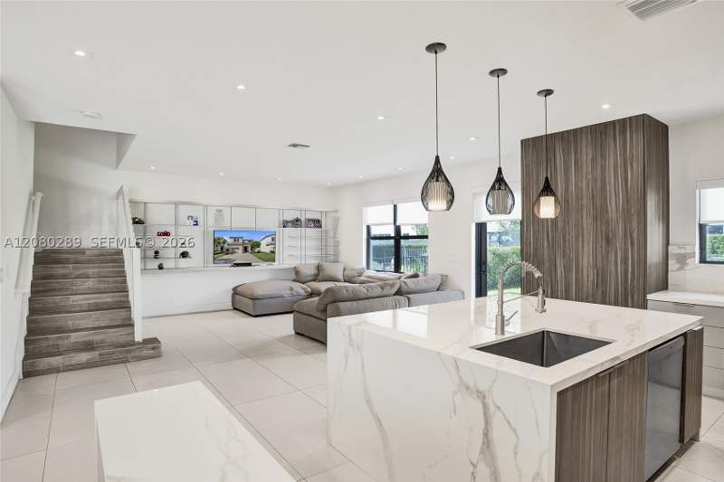 3 bedroom SingleFamilyResidence at 606 NE 191st Ter, Aventura Isles, Miami — photo 5