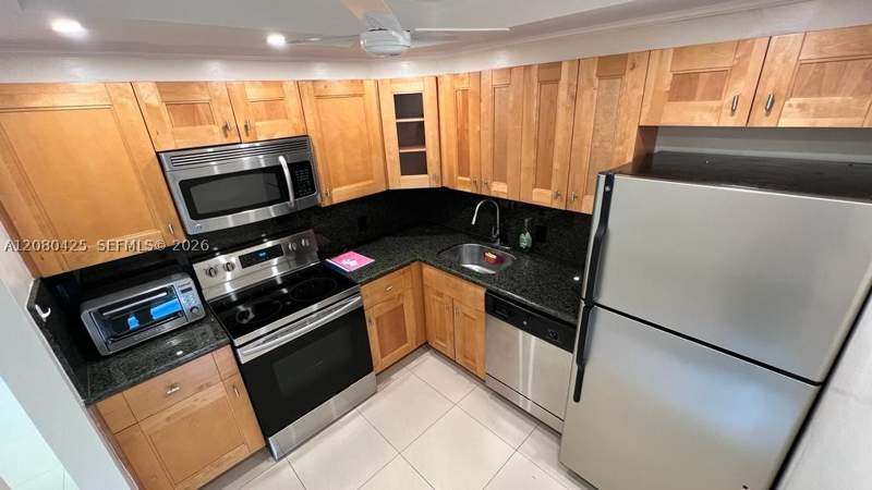 1 bedroom Condominium at 20500 W Country Club Dr 204, Biscaya III Condo, Aventura — photo 2