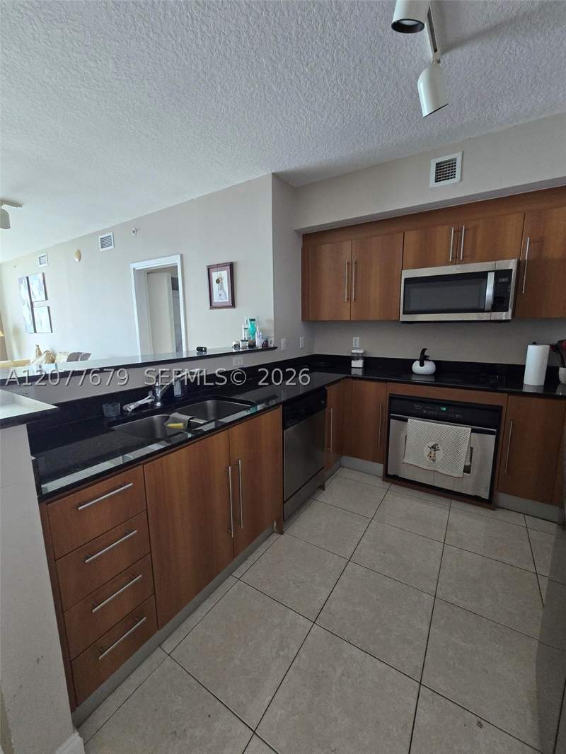 2 bedroom Condominium at 325 S Biscayne Blvd 3115, One Miami West Condo, Miami — photo 3