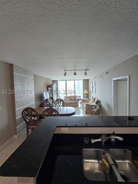 325 S Biscayne Blvd 3115, Miami FL - photo 6 of 38