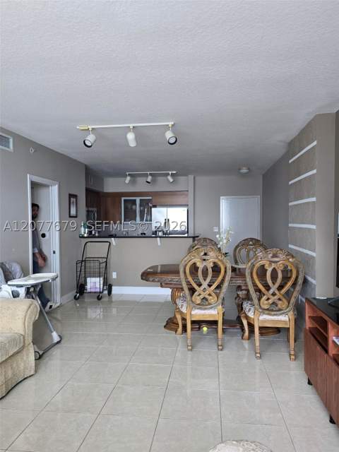 325 S Biscayne Blvd 3115, Miami FL - photo 8 of 38
