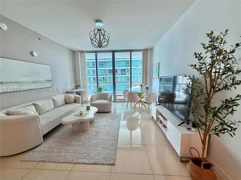 1 bedroom Condominium at 1111 SW 1st Ave 2215-N, The Axis On Brickell II C, Miami — photo 1