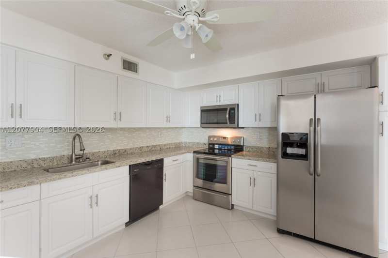 2 bedroom Condominium at 3500 Mystic Pointe Dr 2202, Mystic Pointe, Aventura — photo 1