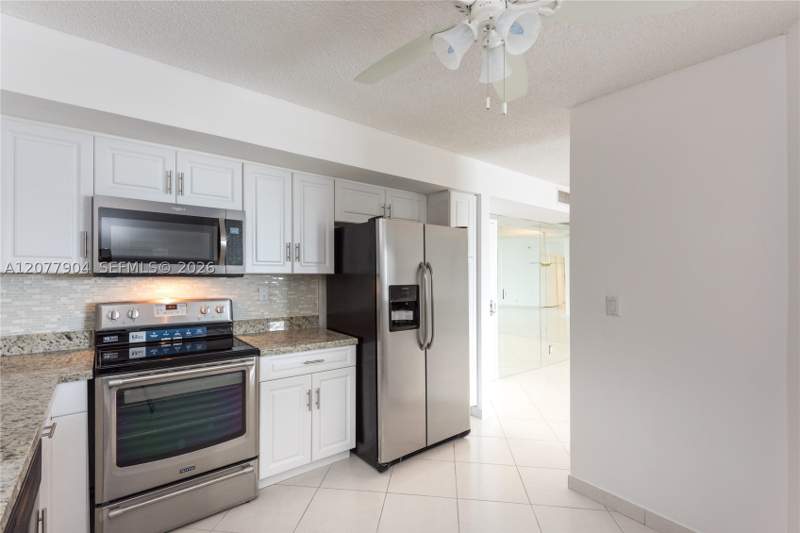 2 bedroom Condominium at 3500 Mystic Pointe Dr 2202, Mystic Pointe, Aventura — photo 4